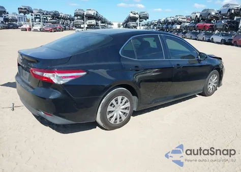 2018 Toyota Camry L из США, поврежденный, VIN 4T1B11HK7JU067069
